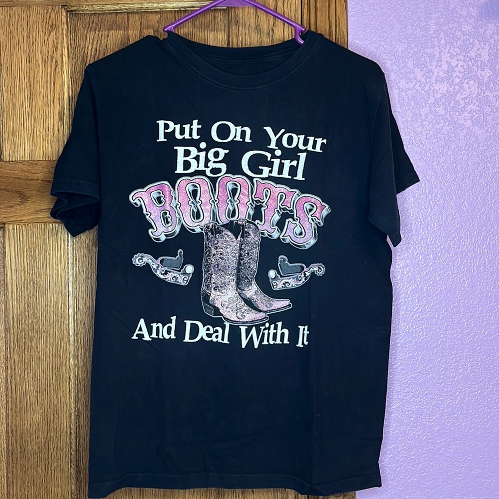Life style classics T-shirt size small.